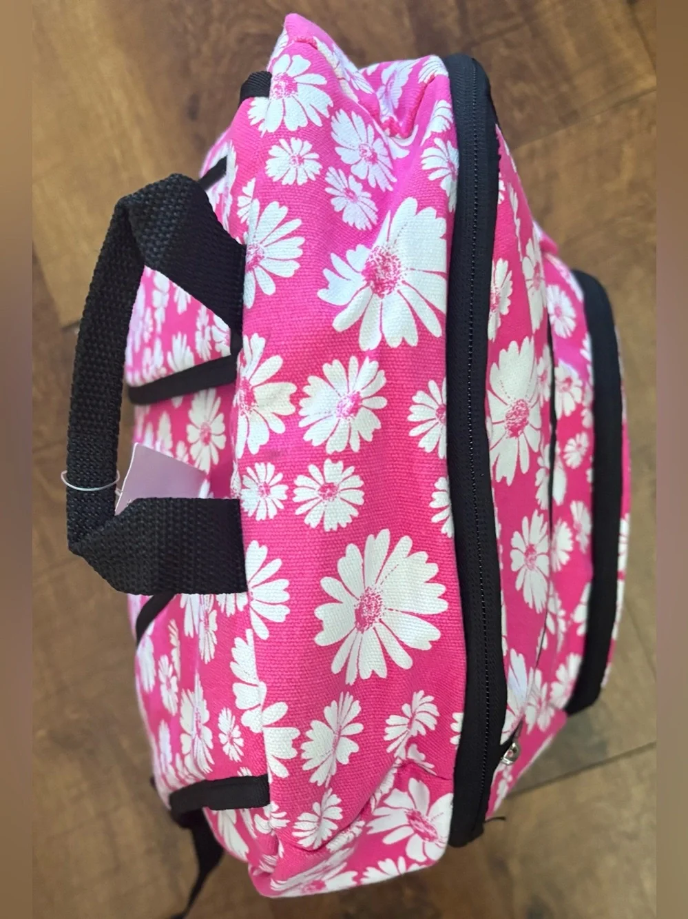 lugBLU Wireless Bluetooth Speaker Backpack-pink with white flowers NEW NWT